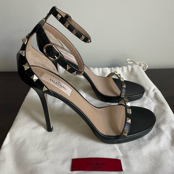 π¨ HOST PICK π Authentic Valentino Garavani Rockstud High Heel Sandals - Picture 5 of 14
